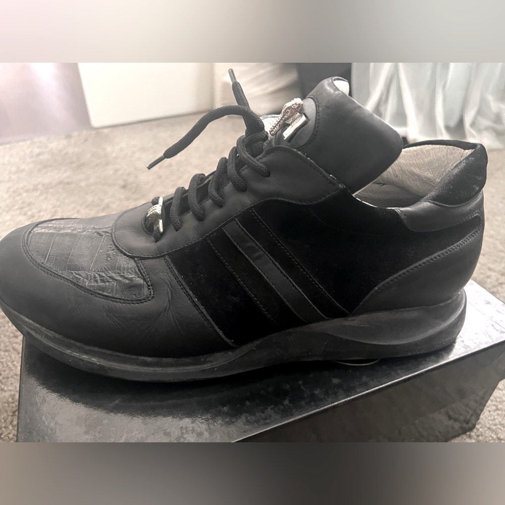 Slightly worn Nappa Nero